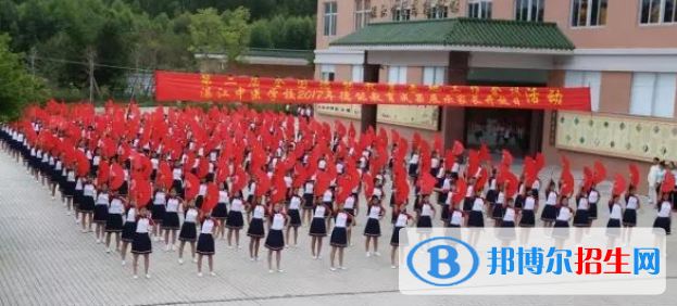 湛江中醫(yī)學(xué)校2019年報(bào)名條件、招生對象