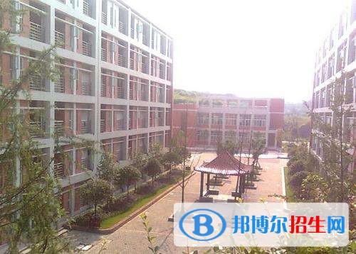 自貢初中上什么中專學校好