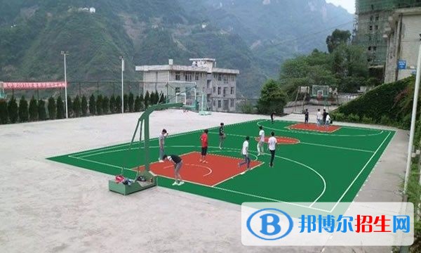 昭通高中生上中專學校