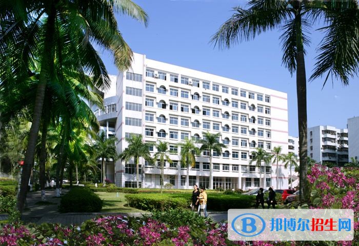 渭南讀中專學校多少錢