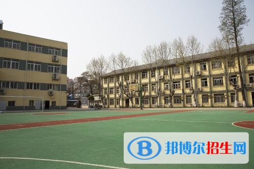 南京商業(yè)技工學(xué)校2019年報(bào)名條件、招生對(duì)象
