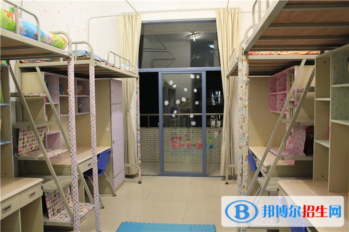 石家莊華美中等專業(yè)學校宿舍條件