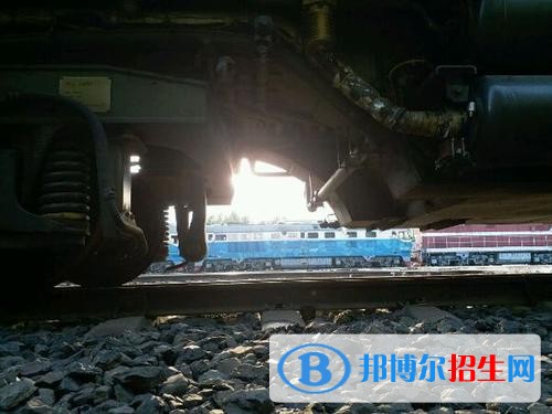遼寧鐵道職業(yè)技術(shù)學(xué)院?jiǎn)握?019年報(bào)名條件、招生要求、招生對(duì)象