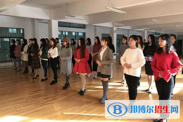 在中專畢業(yè)提升學歷