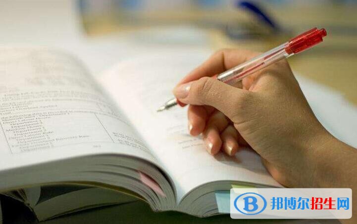 湖南中專學(xué)校畢業(yè)是什么文憑