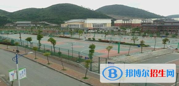 黔南民族衛(wèi)生學(xué)校師資力量，辦學(xué)特色