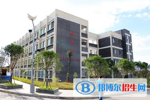 貴州納雍第一中學(xué)2019年報(bào)名條件、招生要求、招生對(duì)象
