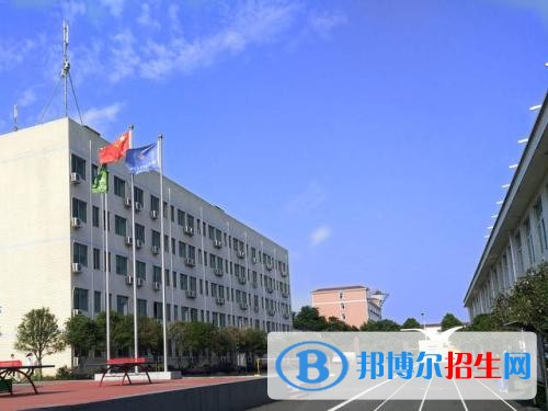 長(zhǎng)沙高中跟中專(zhuān)的區(qū)別