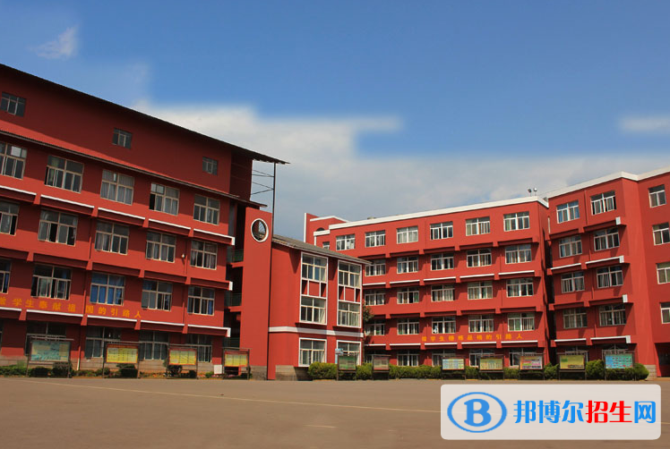 云南初中生中考直接能報(bào)考衛(wèi)校嗎