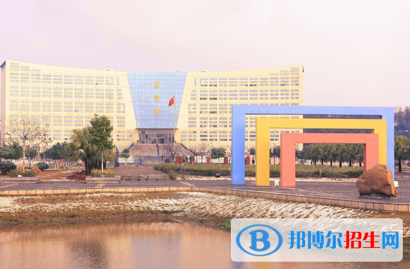 江西應(yīng)用技術(shù)職業(yè)學(xué)院五年制大專(zhuān)學(xué)校是幾專(zhuān)