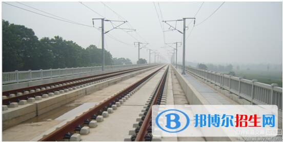江蘇讀鐵路學校學什么有前途