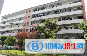 江西輕工業(yè)高級(jí)技工學(xué)校2020年報(bào)名條件、招生要求、招生對(duì)象
