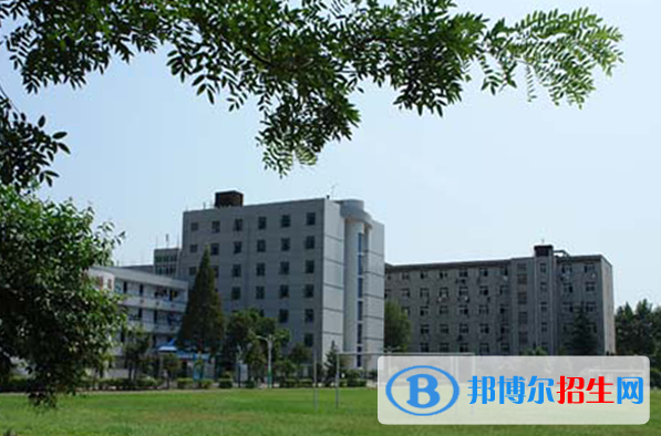 武漢第二輕工業(yè)學校4