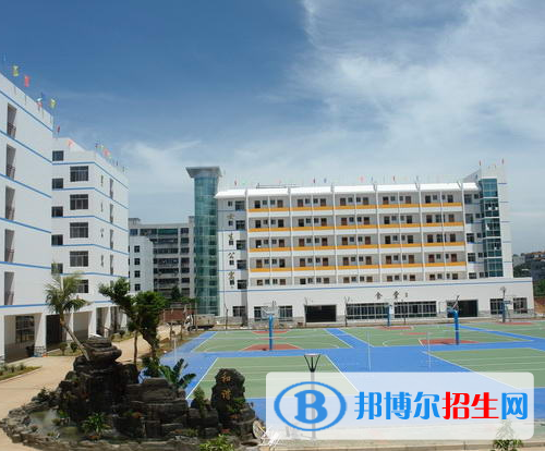 重慶萬州三峽服裝藝術(shù)學(xué)校怎么樣、好不好
