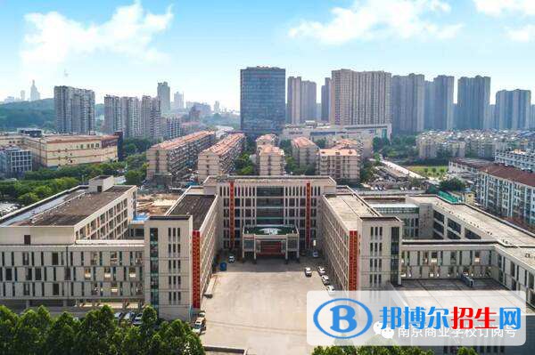 南京商業(yè)學校怎么樣、好不好