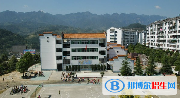 鄂州中等專業(yè)學(xué)校2020年報(bào)名條件、招生要求、招生對(duì)象