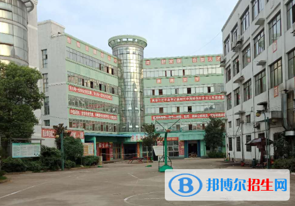 吉安應(yīng)用工程學(xué)校2020年報名條件、招生要求、招生對象