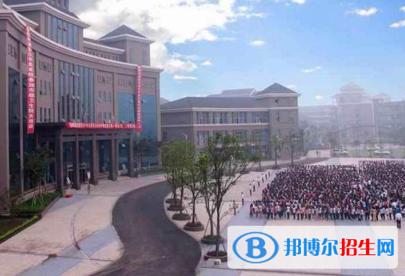 重慶醫(yī)科學(xué)校2020年報(bào)名條件、招生要求、招生對象