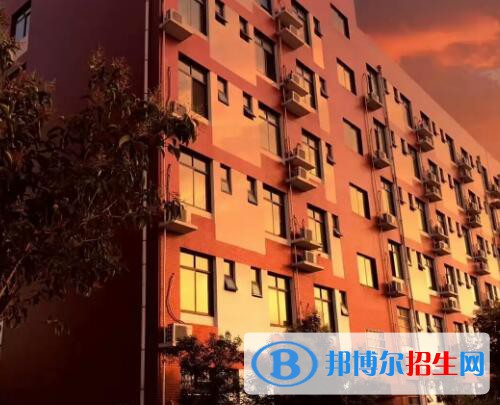 河南輔讀中等職業(yè)學校2021年招生辦聯(lián)系電話