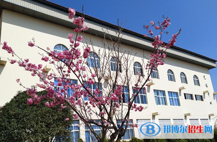 威信縣職業(yè)人高級中學2020年報名條件、招生要求、招生對象