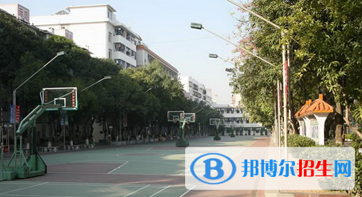 廣西商貿(mào)高級(jí)技工學(xué)校2020年招生辦聯(lián)系電話 