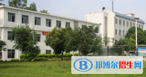 合山職業(yè)技術(shù)學(xué)校2020年報名條件、招生要求、招生對象