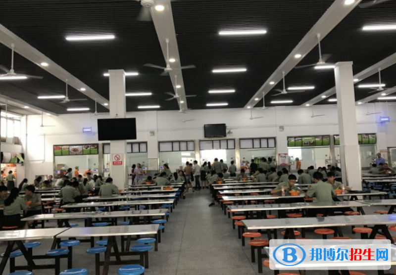 湖北十堰職業(yè)技術(shù)集團學(xué)校st