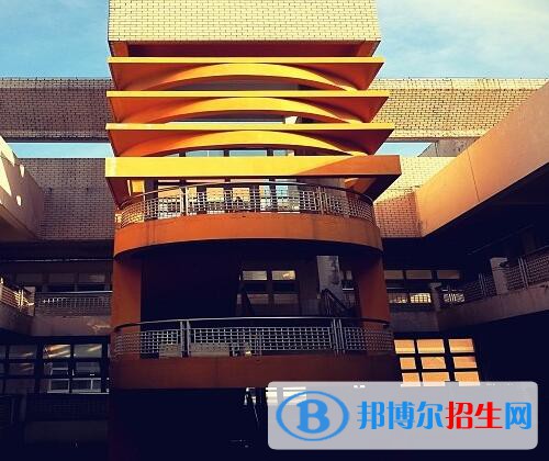 鄭州商貿(mào)管理學校地址在哪里