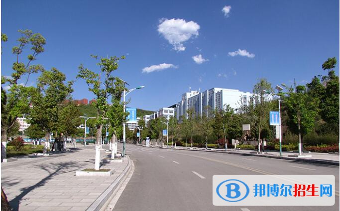 貴州盤州職業(yè)技術(shù)學(xué)校2020年報名條件、招生要求、招生對象