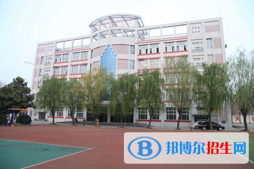 漯河第一中等專業(yè)學校2021年招生辦聯系電話
