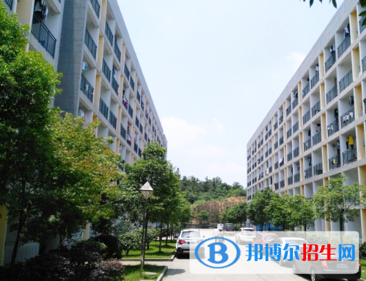長沙2020年初中生女生讀什么鐵路學校好