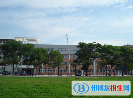 平頂山財(cái)經(jīng)學(xué)校怎么樣、好不好