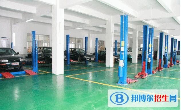 貴陽汽車工業(yè)技術學校2020年招生辦聯(lián)系電話