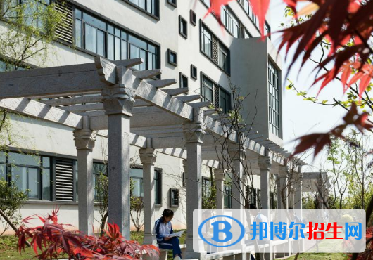 蕪湖醫(yī)藥衛(wèi)生學(xué)校年報(bào)名條件、招生要求、招生對(duì)象