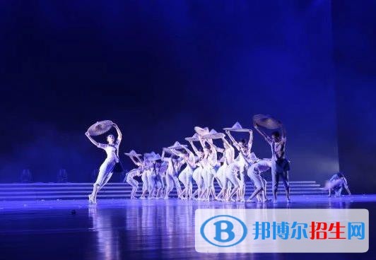 湖州藝術(shù)與設(shè)計(jì)學(xué)校2020年2020年報(bào)名條件、招生要求、招生對(duì)象