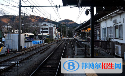 六盤水2020年初中生能上鐵路學(xué)校嗎