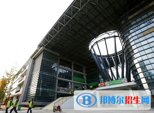 阜陽醫(yī)藥管理學(xué)校2020年報名條件、招生要求、招生對象
