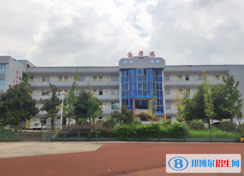 萬3
