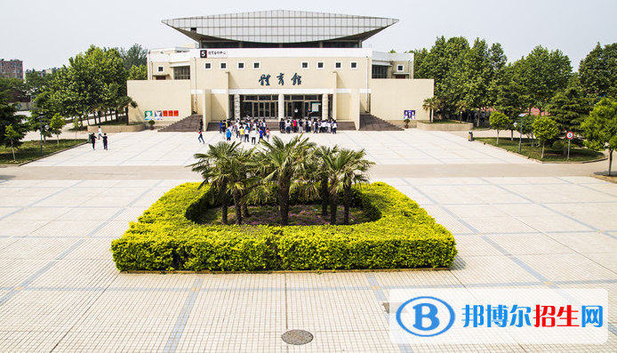鄭州鄭中國際學(xué)校2020年報(bào)名條件、招生要求、招生對象