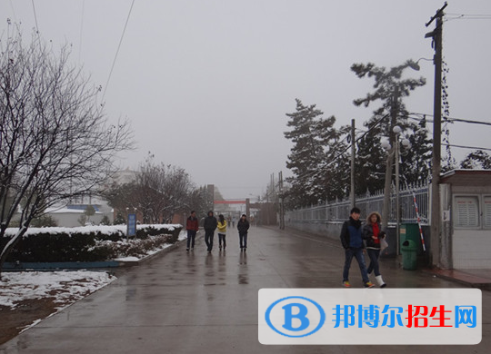 安徽霍邱師范學校2020年招生辦聯(lián)系電話