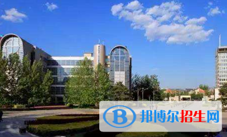 威海常春藤?lài)?guó)際學(xué)校2020年招生辦聯(lián)系電話