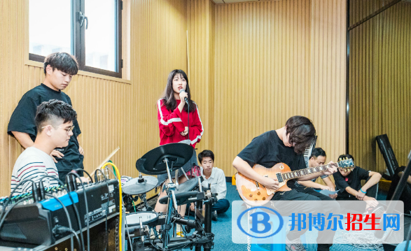 蘇州北美國(guó)際高級(jí)中學(xué)2020年招生辦聯(lián)系電話