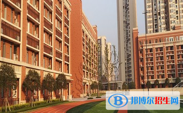 重慶史迪威外語學(xué)校高中部2020年招生辦聯(lián)系電話