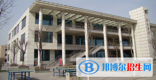 咸陽(yáng)職業(yè)技術(shù)學(xué)院是幾專