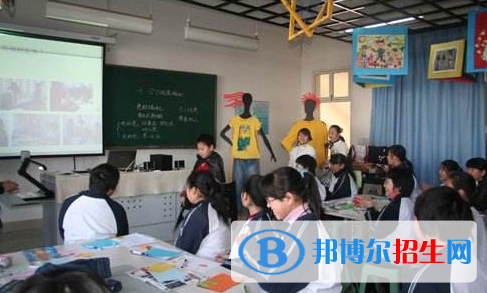  西安第六十七中學(xué)2020年學(xué)費(fèi)、收費(fèi)多少