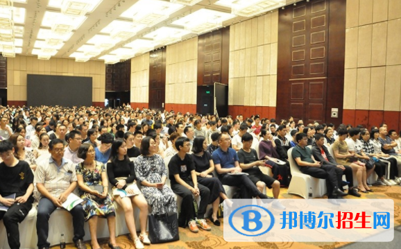 上海光華學(xué)院劍橋國際中心2020年招生辦聯(lián)系電話