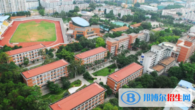 南寧三中國(guó)際學(xué)校初中部2020年招生辦聯(lián)系電話