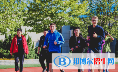 大連美國國際學校初中部2020年報名條件、招生要求、招生對象