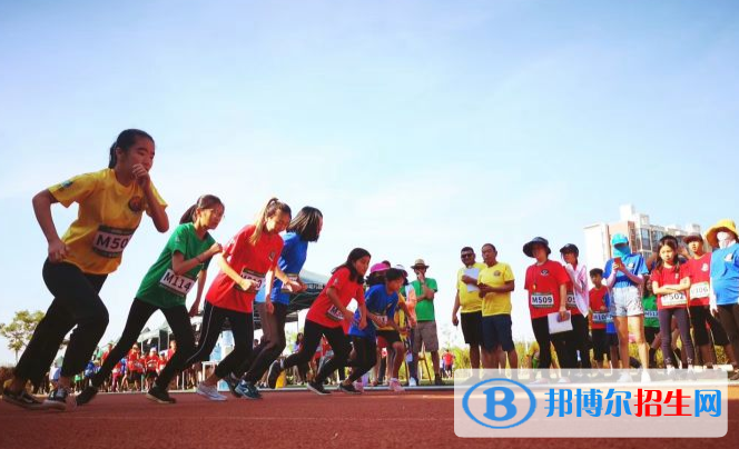 昆明呈貢青苗國(guó)際雙語(yǔ)學(xué)校初中部怎么樣、好不好