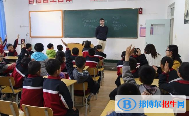 西安臨潼華樂(lè)學(xué)校初中部怎么樣、好不好